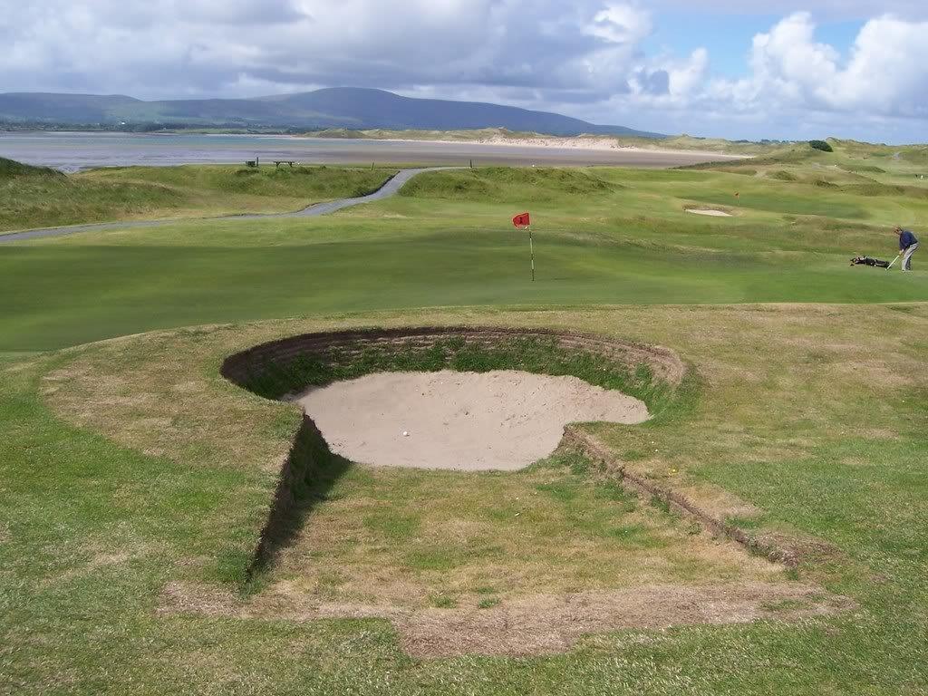 Bunker sur le golf de Strandhill en Irlande